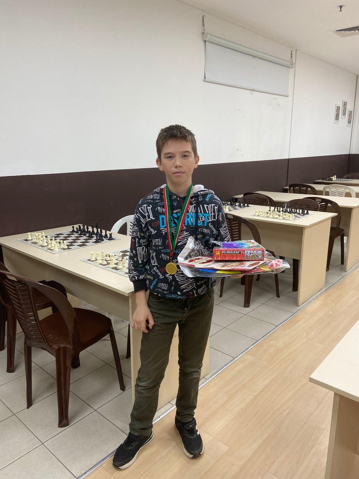 Награждение победителей рейтингового турнира по шахматам с нормой I и II юношеских разрядов