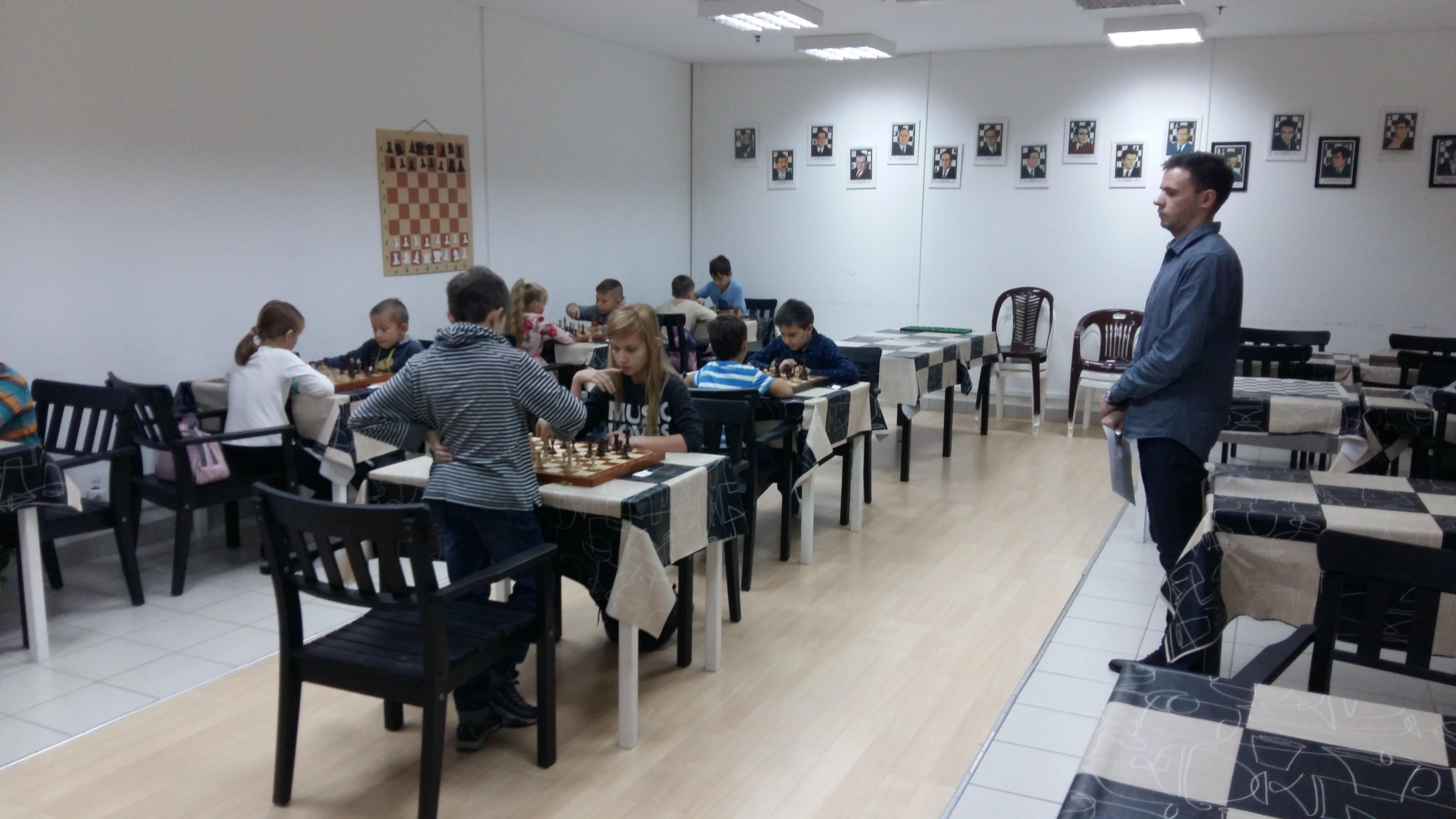 С 1 октября 2016 года в шахматном клубе 