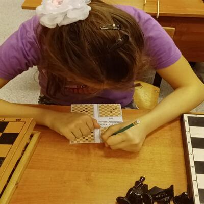 Обучение игре в шахматы детей в школе-интернат №4