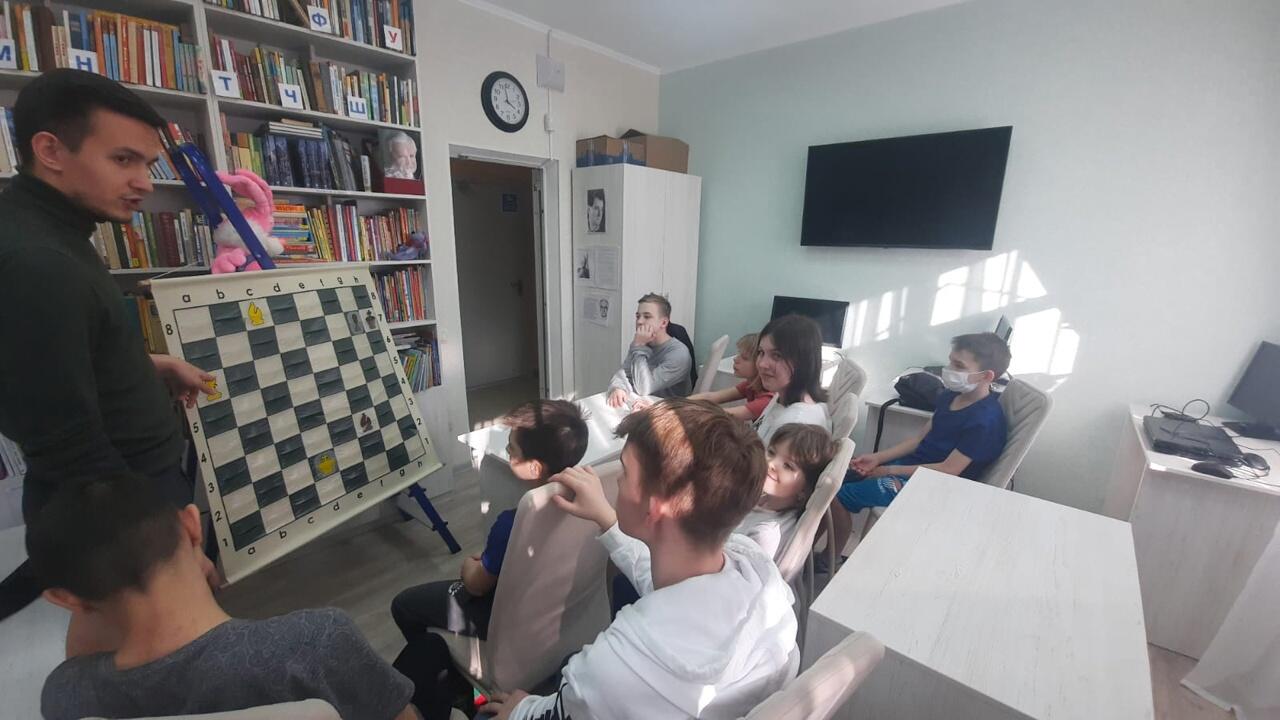 Обучение игры в шахматы в детском доме Приволжского района г. Казани