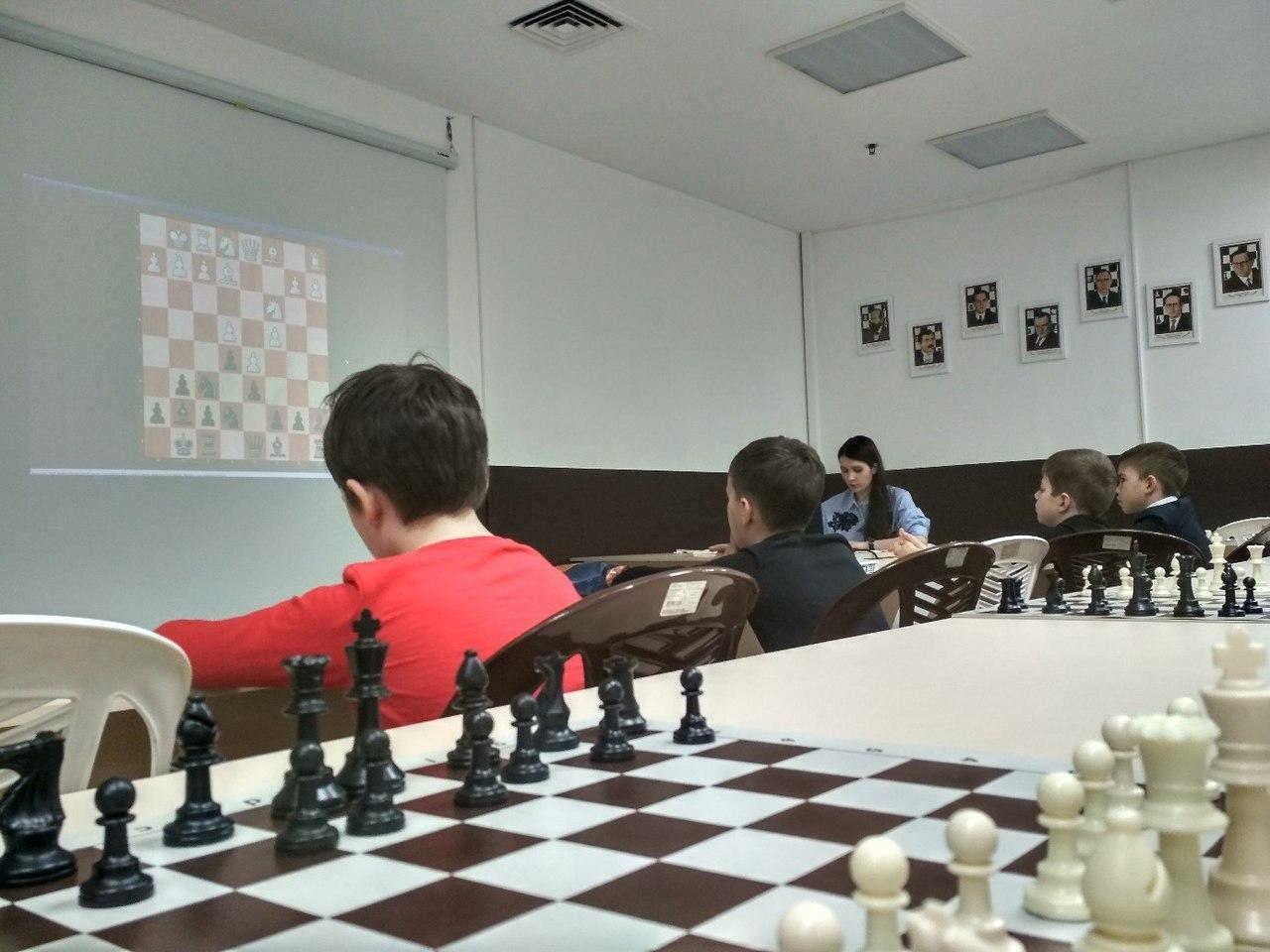 25-го апреля состоялся мастер-класс для шахматистов с рейтингом 1050-1250 с мастером ФИДЕ по шахматам Любовью Александровной Маркеловой