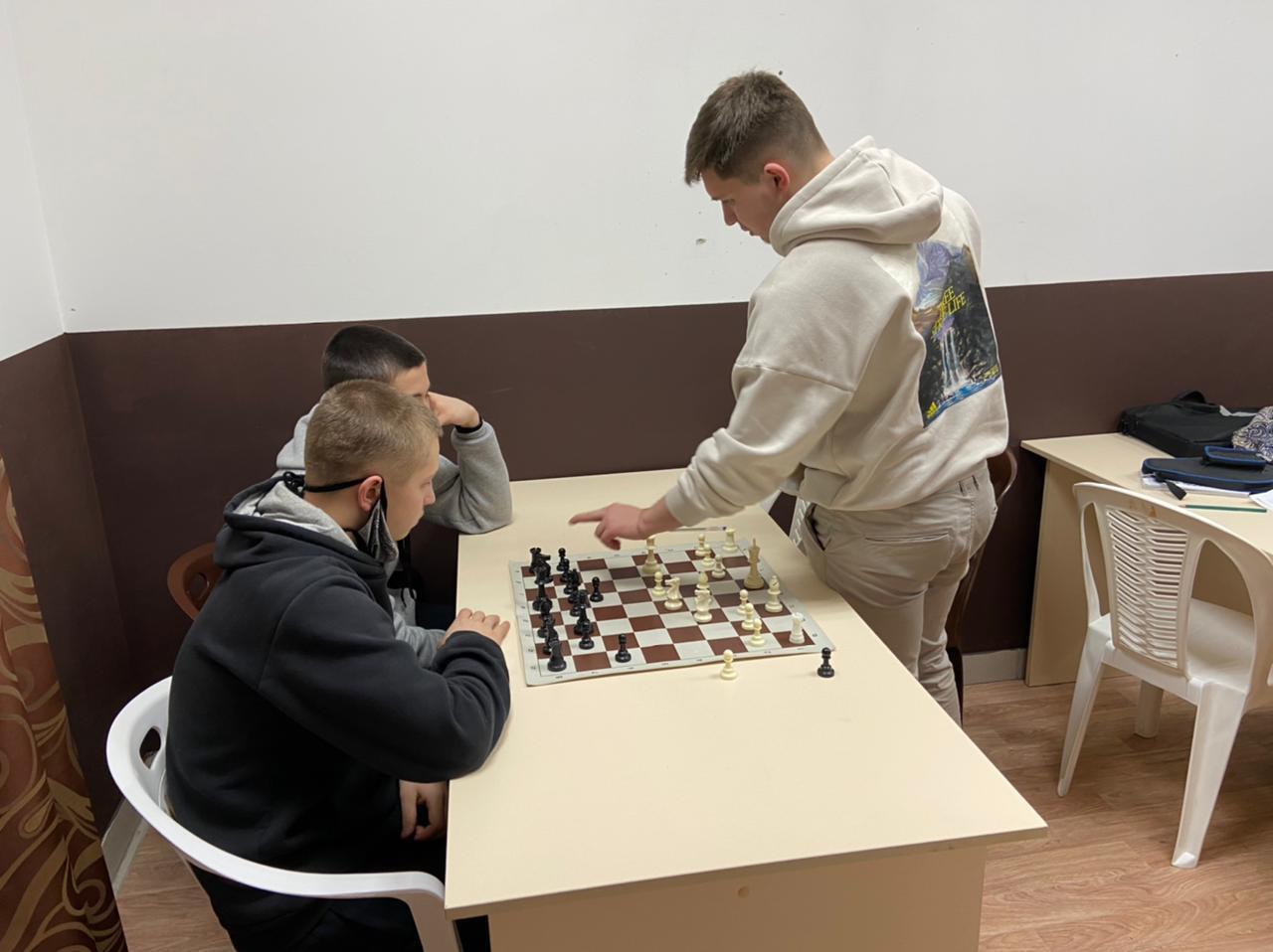 Занятие по шахматам для детей с девиантным поведением