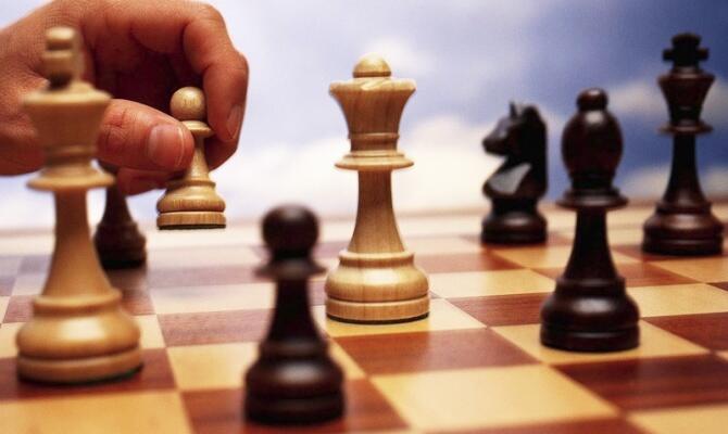 Объявление о семейном турнире по шахматам в честь праздников 23 февраля и 8 марта